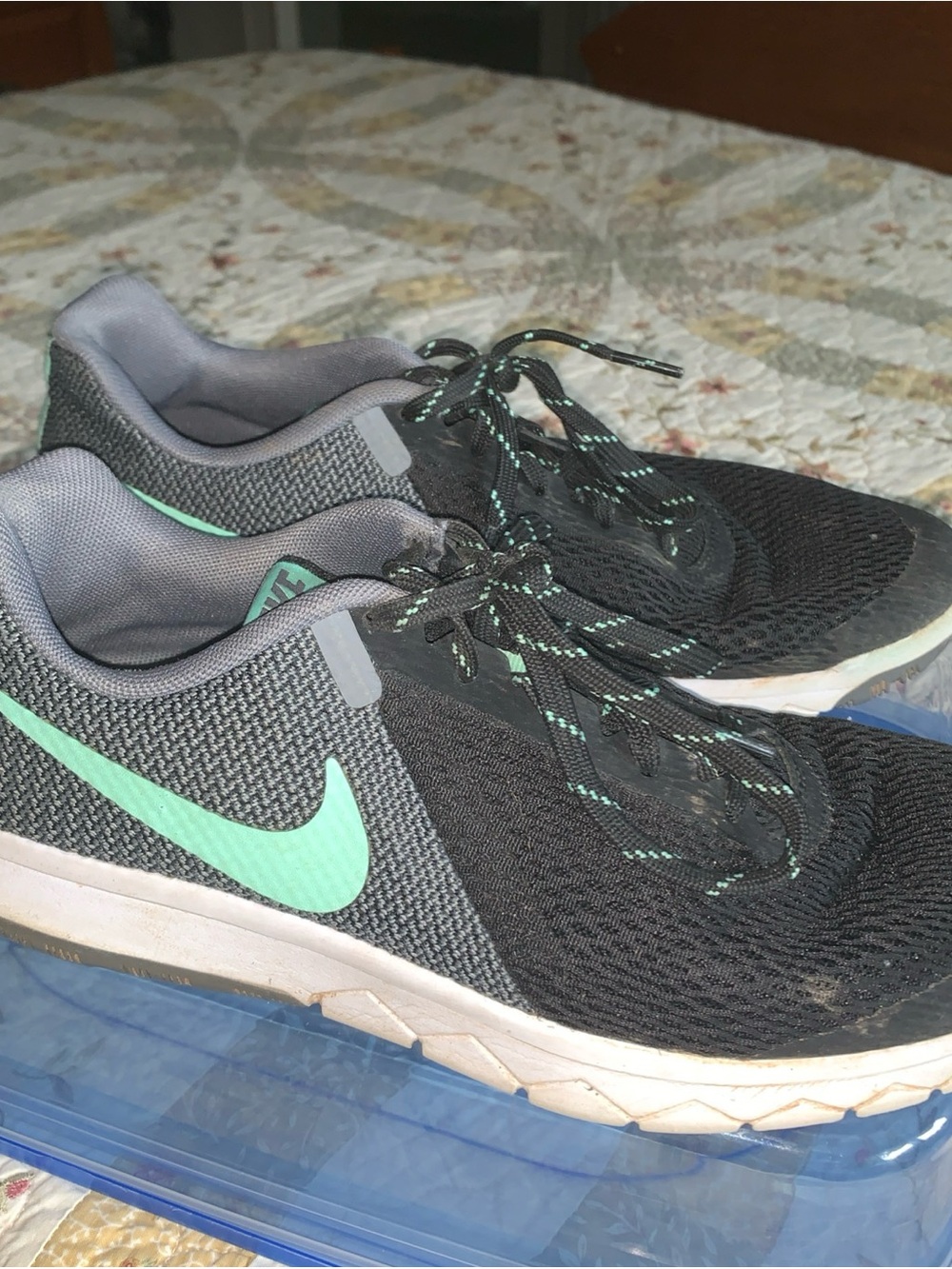 Nike Women's Black & Mint Green Running Shoes Size 9